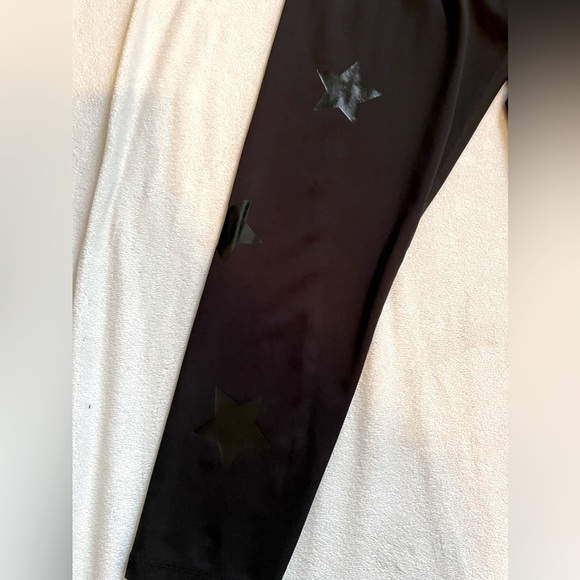 Cut the Frills Black Star Leggings - Picture 3 of 9
